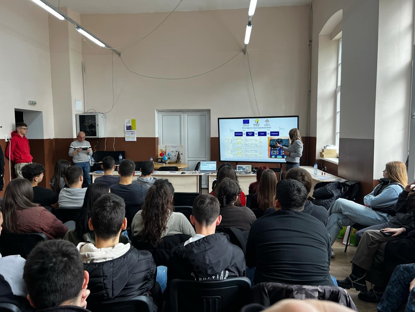 Представяне на дейността на научна група пред ученици и учители - 1