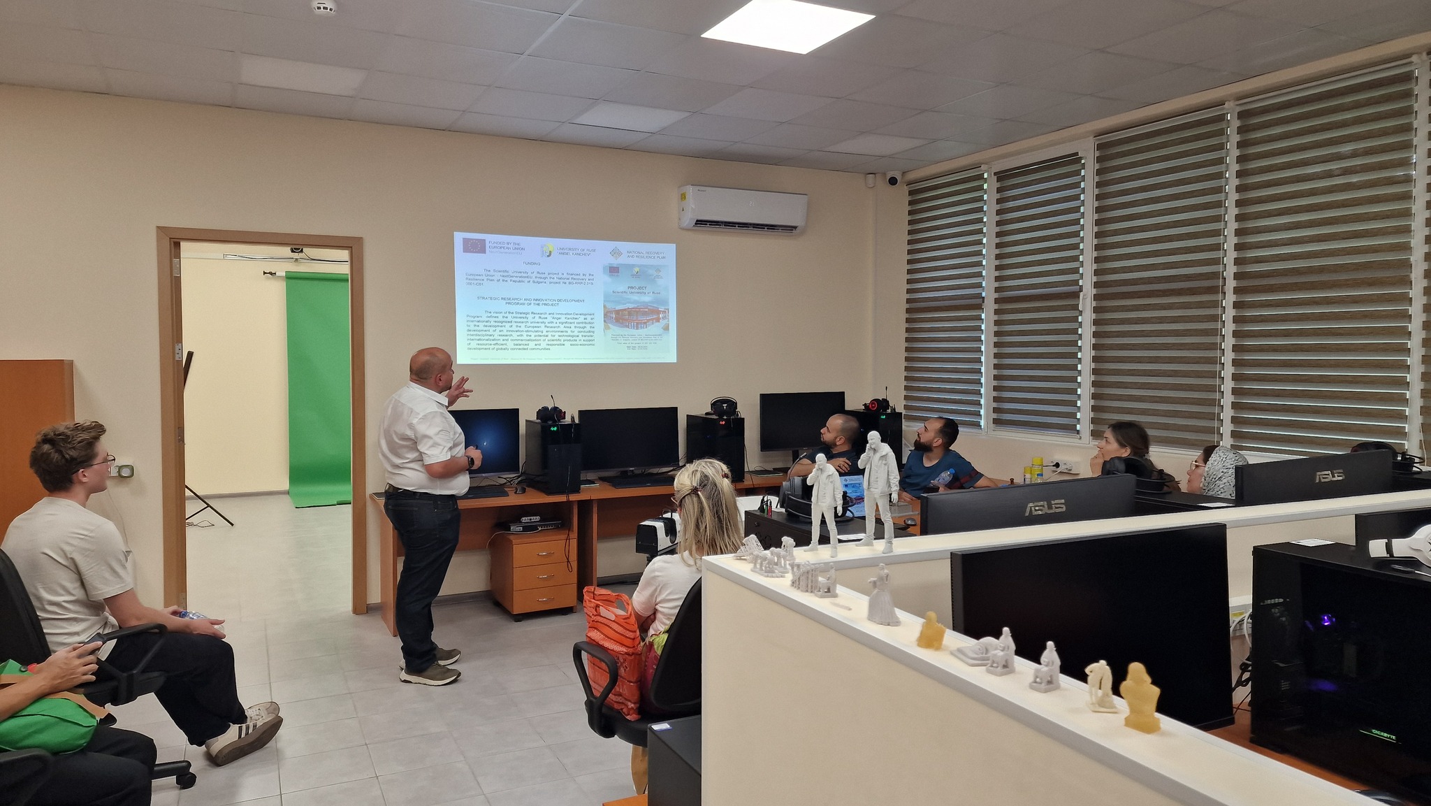 ПОСЕЩЕНИЕ В РУСЕНСКИЯ УНИВЕРСИТЕТ снимка 1